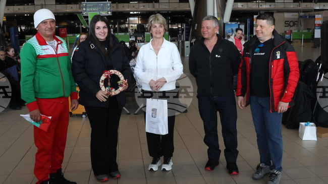 Весела Лечева изпрати с мартеница и икона участничката в Паралимпийските игри Стела Янчовичина