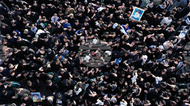 Сблъсъци между протестиращи и полицията избухнаха край посолството на САЩ в иракската столица Багдад