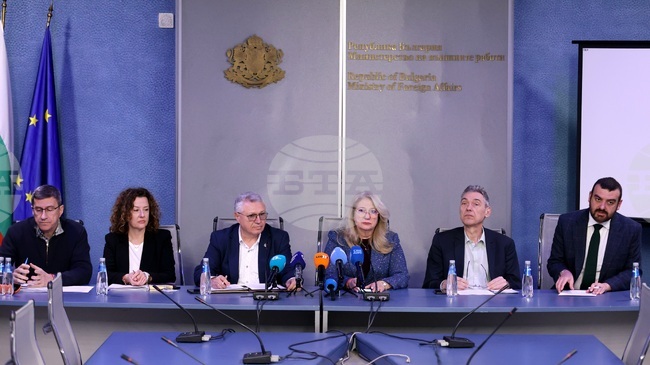 Foreign Ministry's Crisis Task Force on Middle East Situation Holds Briefing