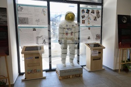 Бургас - скафандър на Нийл Армстронг - копие