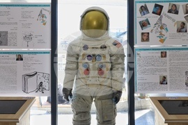 Бургас - скафандър на Нийл Армстронг - копие