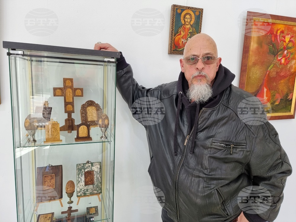 Четирима автори представят творби във Великденска изложба в общинската зала "Май" в Сливен