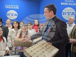 Турция - Национален пресклуб на БТА Анкара - деца - подаръци