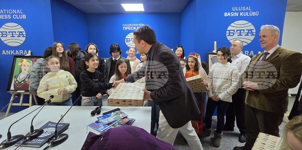 Турция - Национален пресклуб на БТА Анкара - деца - подаръци