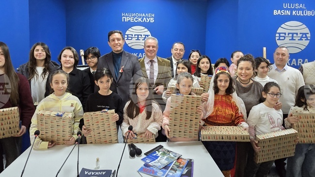 БТА осигури подаръци за деца от Анкара, които рисуват България