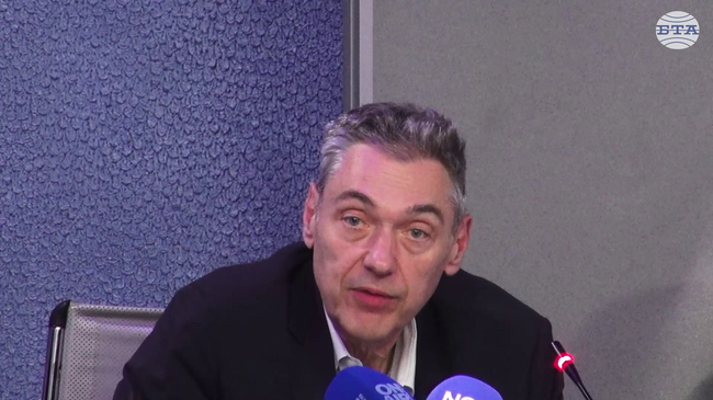 Министерството на външните работи е в контакт с българските посланици в региона на Близкия изток, съобщи Петко Дойков от Кризисния щаб