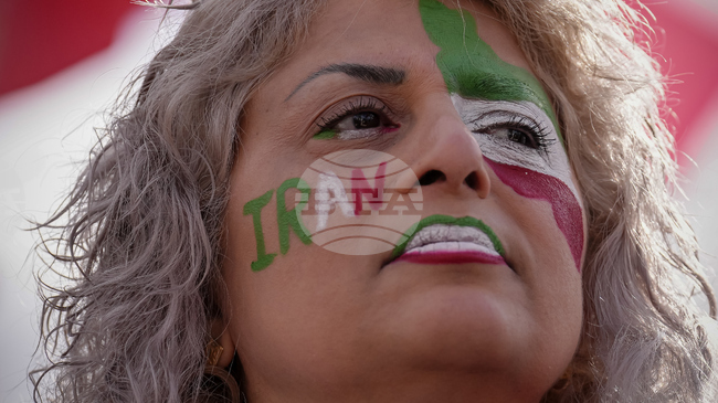 Протест срещу режима в Иран и протест срещу американо-израелските удари по Иран се състояха в Париж