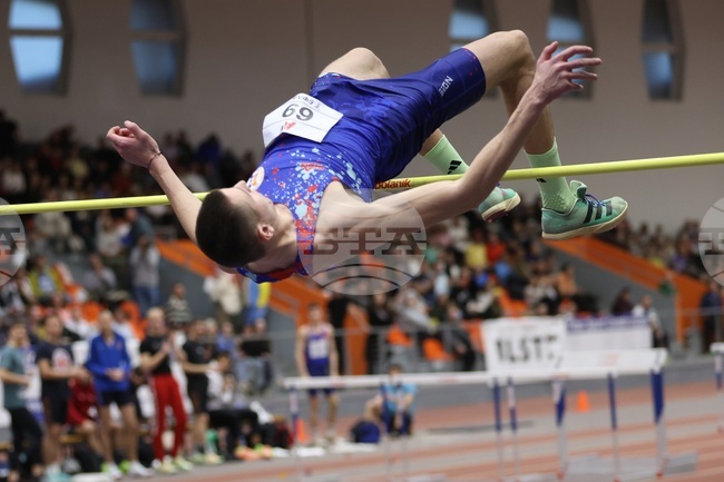 Божидар Саръбоюков спечели три титли на Държавното първенство по лека атлетика, след като стана шампион днес на скок височина и на скок дължина