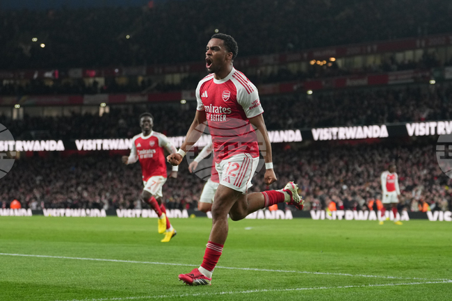 Арсенал победи Челси и възстанови преднината си във Висшата лига