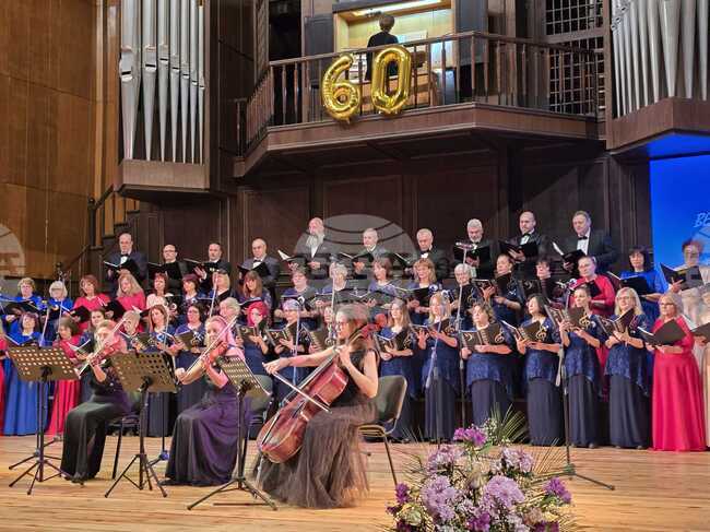 С концерт-спектакъл Хорът на учителките в Добрич отбеляза 60 години от създаването си