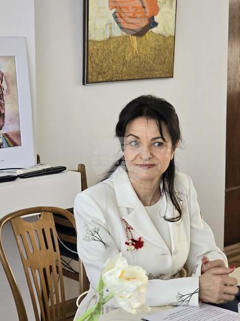 Росица Кирова дари за българските неделни училища в Одеска област 4850 учебници и учебни пособия