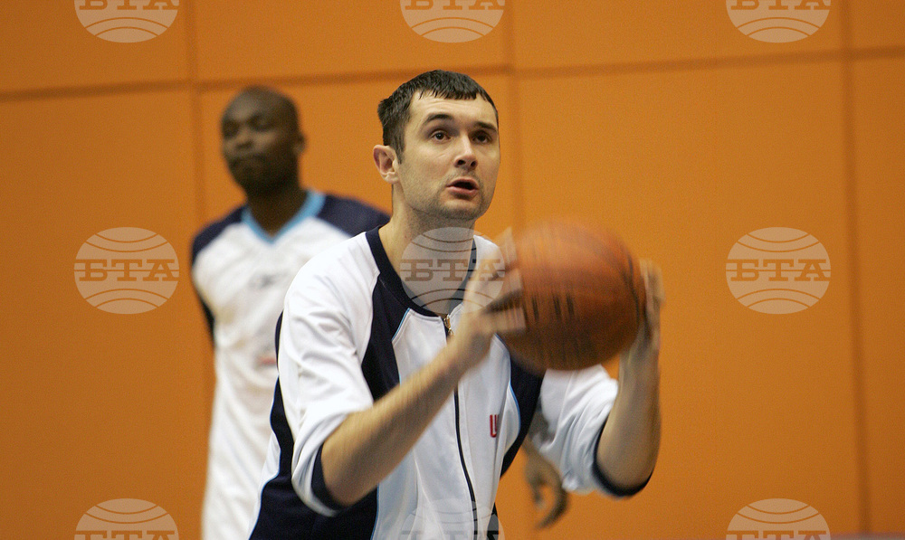 Бойко Младенов - състезател по баскетбол