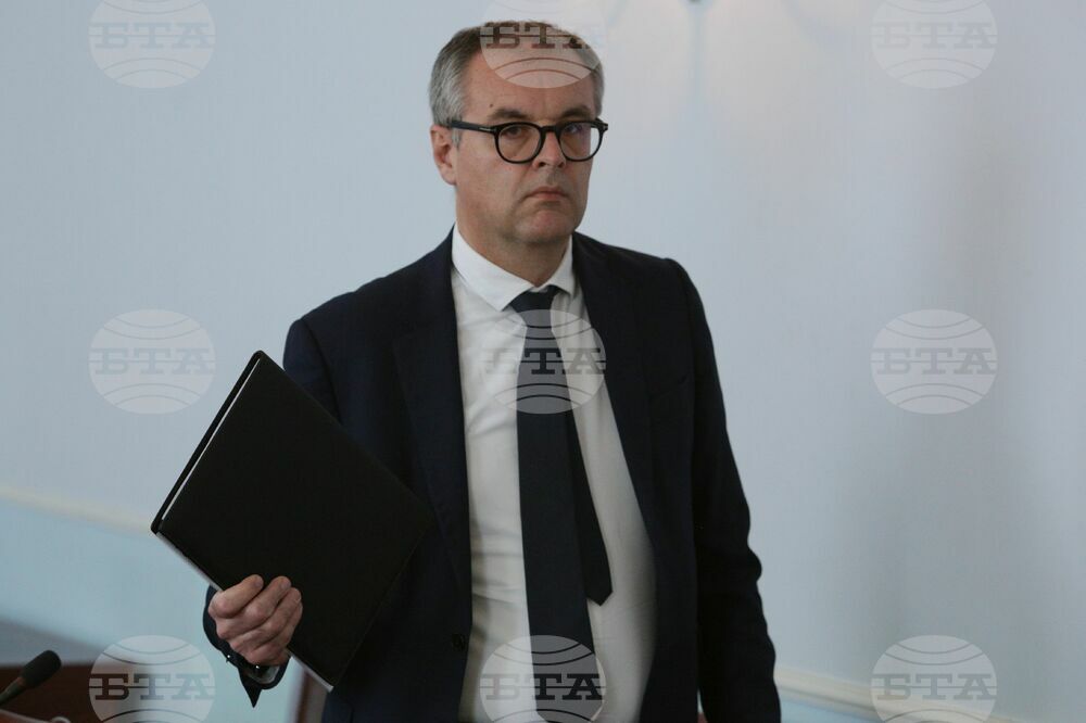 Министерство на здравеопазването - обществена поръчка за доставка на хеликоптери за нуждите на спешна медицинска помощ по въздух