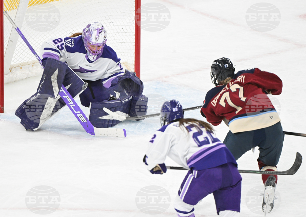 PWHL Frost Victoire Hockey