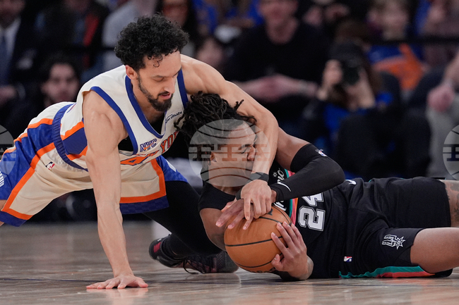 APTOPIX Spurs Knicks Basketball