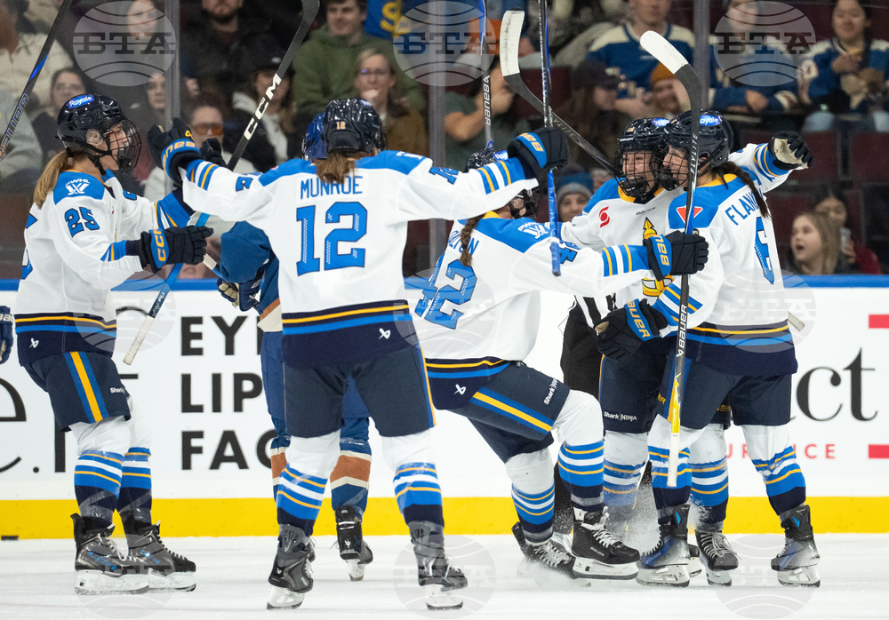 PWHL Sceptres Goldeneys Hockey