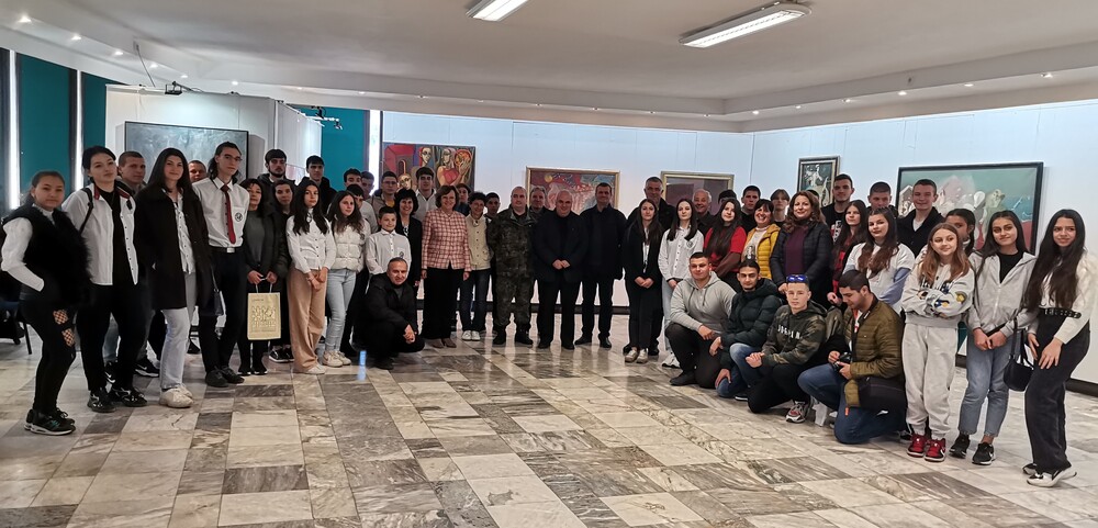 Община Ловеч: Ученици от клубовете „Приятели на армията“ от Карлово, Клисура и Сопот посетиха Ловеч