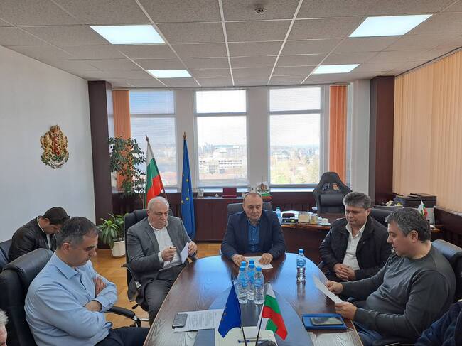 Областна администрация Разград: Паравани ще заместят тъмните стаички за гласуване