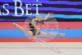 Художествена гимнастика - тренировка .  Ева Брезалиева