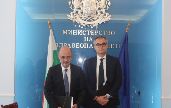 Министър Меджидиев: След приключване на процедурата по договаряне без предварително обявление подписахме договора за доставка на 6 хеликоптера за нуждите на спешната медицинска помощ