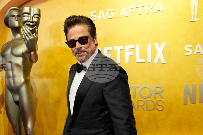 APTOPIX 32nd Annual Actor Awards