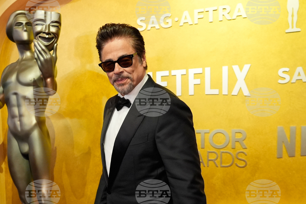 APTOPIX 32nd Annual Actor Awards