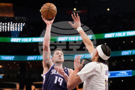 Kings Lakers Basketball