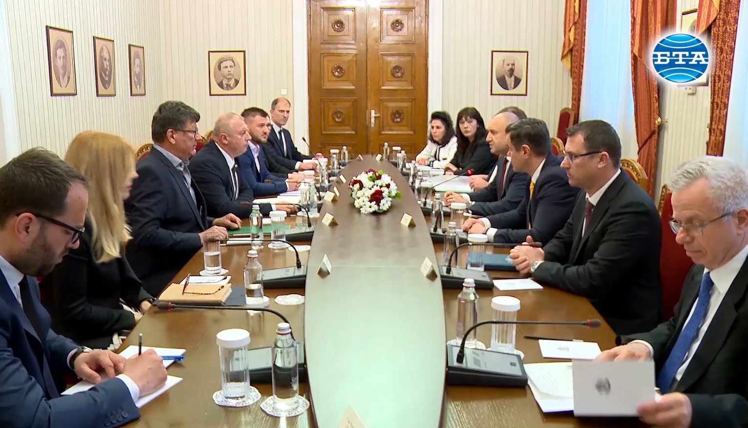 Необходимо е българските зърнопроизводители да получат адекватна подкрепа, заяви президентът Румен Радев