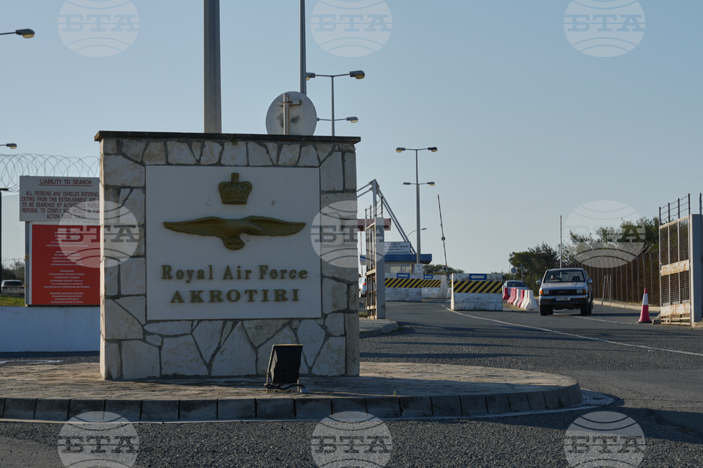 Кипърските власти потвърдиха, че намираща се на острова британска военновъздушна база е била обект на атака с ирански дрон тази нощ