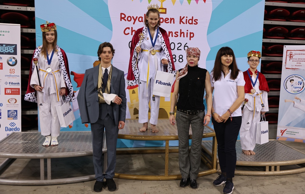 Княгиня Калина награди победителите в детската надпревара Royal Kids Open от международния турнир по таекуондо България Оупън G2