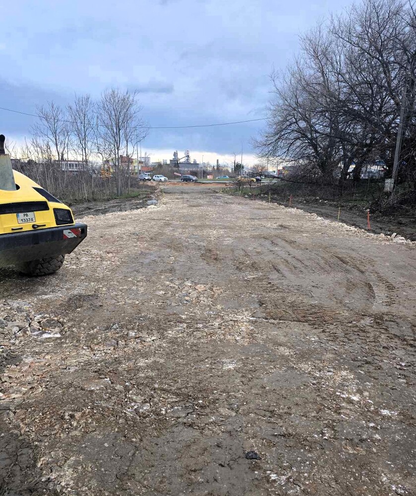 Тече II етап от реконструкцията на важна пътна връзка в Асеновград