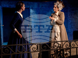 „Ах, тези привидения“ в Сатиричен театър, снимка – Сатиричен театър/ Димитър Каракашев