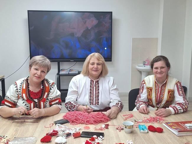 Лекция за Трети март и работилница за мартеници се състояха в Българския културен център в Комрат, Молдова