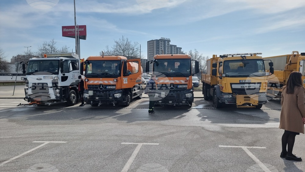 Пловдив - улици - пролетно миене