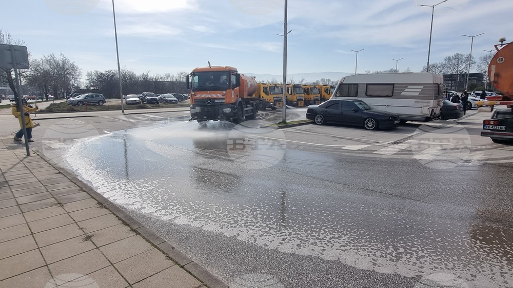 Пловдив - улици - пролетно миене