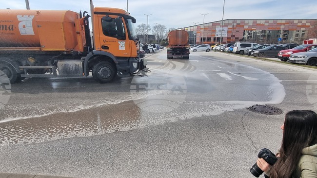 Пловдив е първият град, в който започва пролетното миене на улици