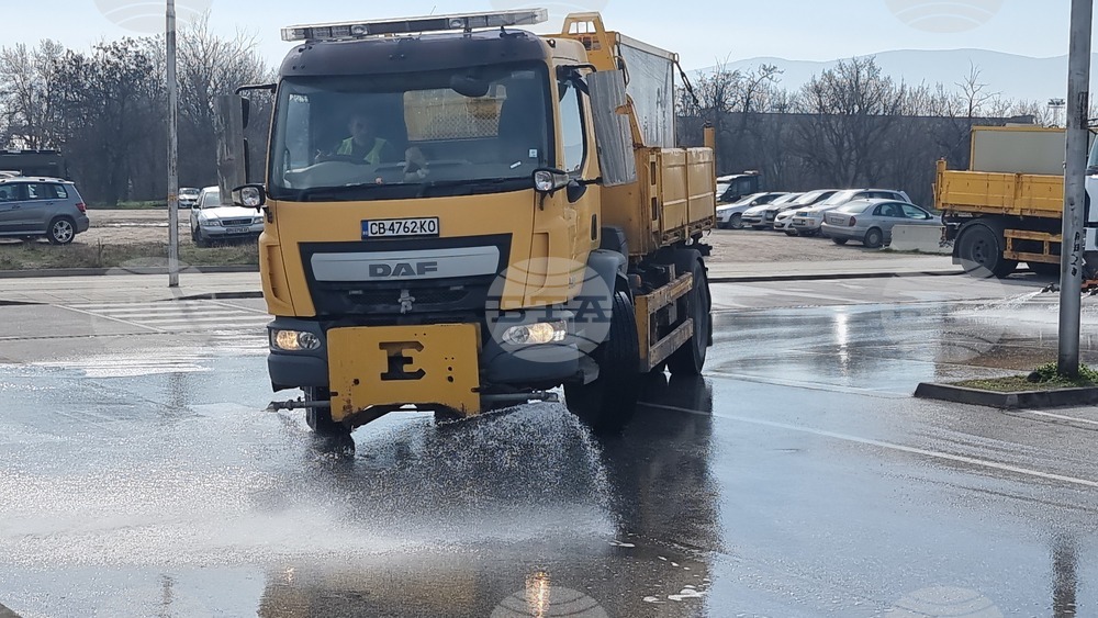 Пловдив - улици - пролетно миене