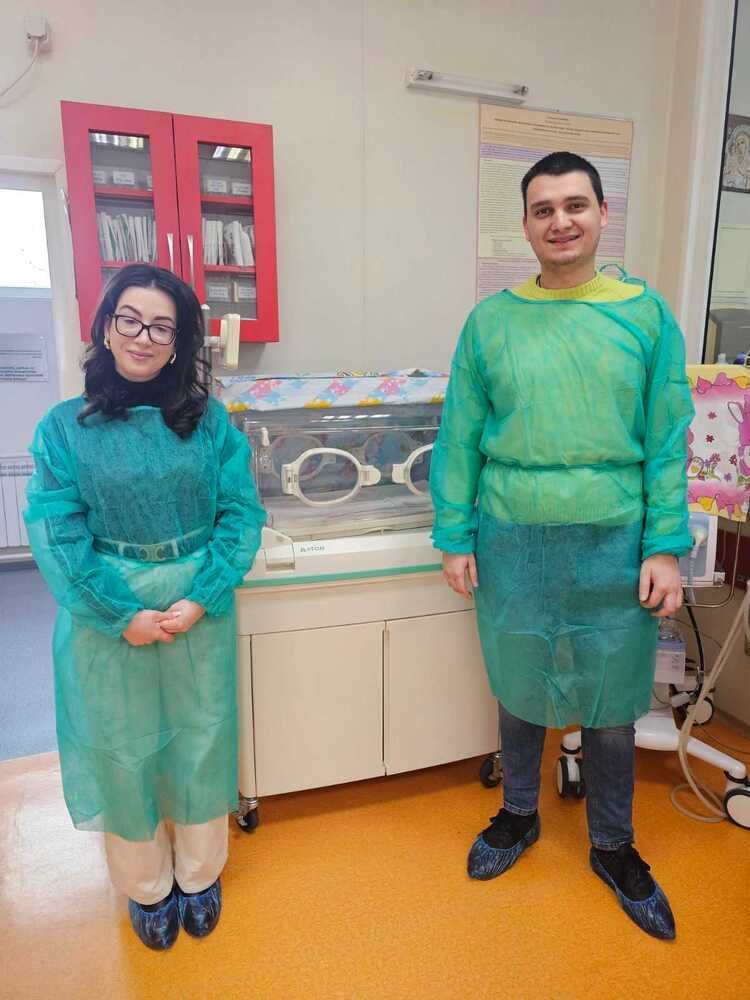 Отделението по неонатология в МБАЛ „Д-р Иван Селимински“ получи дарение – медицинска апаратура, от младо семейство 