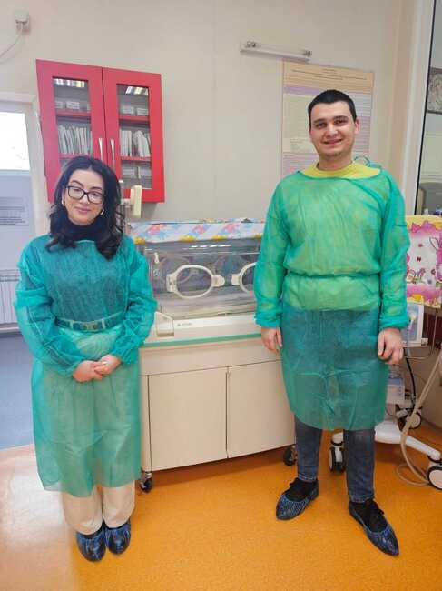 Отделението по неонатология в МБАЛ „Д-р Иван Селимински“ получи дарение – медицинска апаратура, от младо семейство 