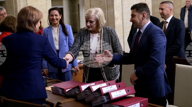 ДПС внесе документи за регистрация в ЦИК за самостоятелно участие в предсрочните парламентарни избори на 19 април