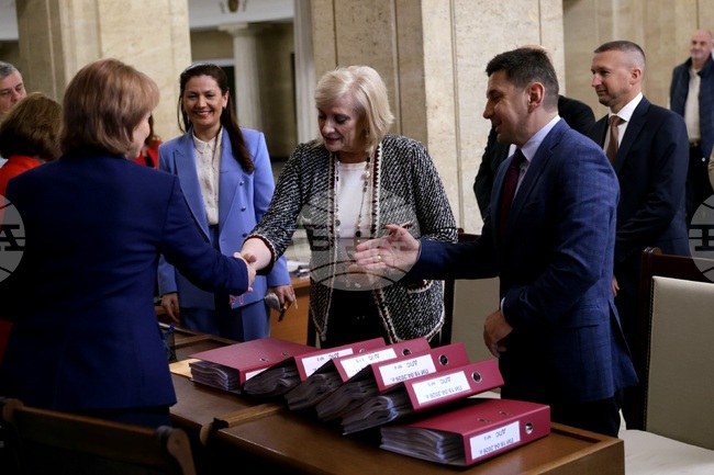 ДПС внесе документи за регистрация в ЦИК за самостоятелно участие в предсрочните парламентарни избори на 19 април