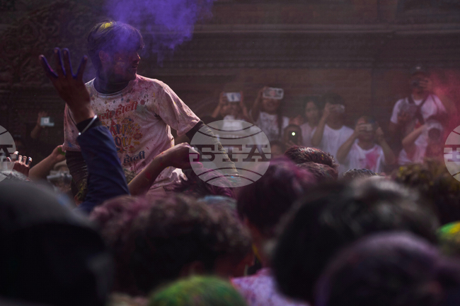 Nepal Holi