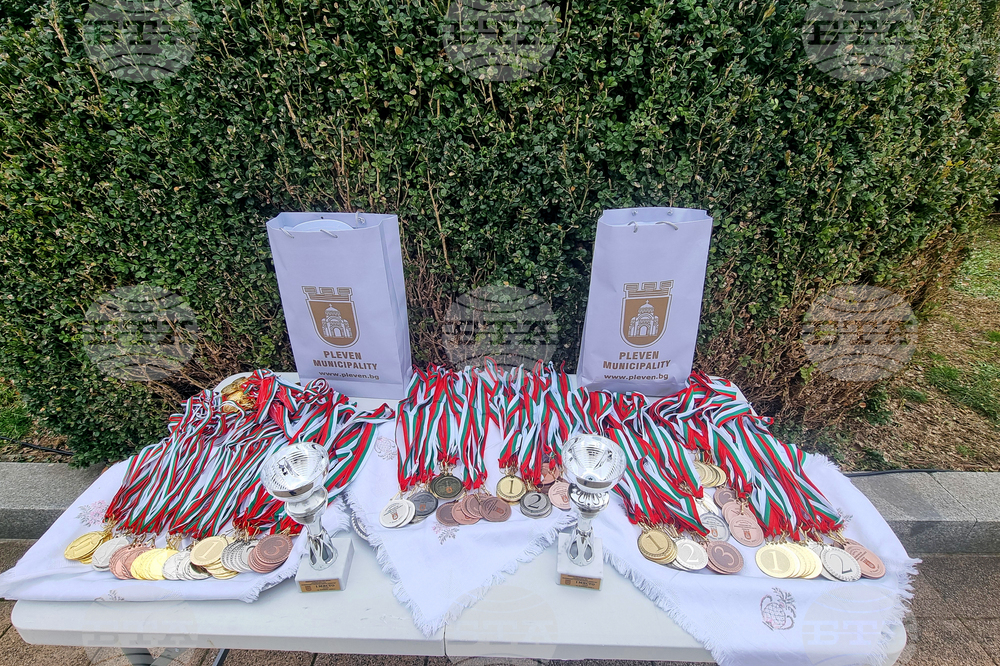 Плевен - лекоатлетическата щафета и крос „Обиколка на Военноисторическите музеи“