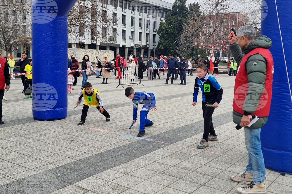 Плевен - лекоатлетическата щафета и крос „Обиколка на Военноисторическите музеи“