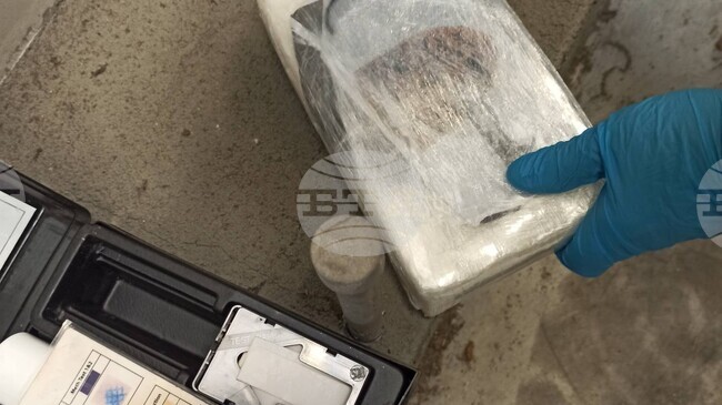 Двама турски граждани са задържани и обвинени за контрабанда на 3,190 кг кокаин през "Капитан Андреево"