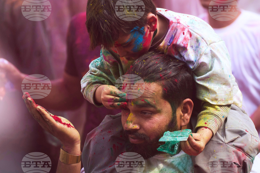 Nepal Holi