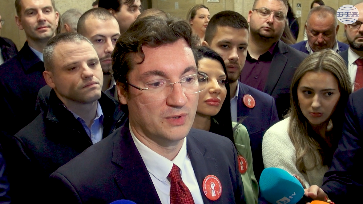 Нова война в Близкия изток е лошо за всички, българските власти трябва да държат страната ни далече от военни сблъсъци, каза Крум Зарков