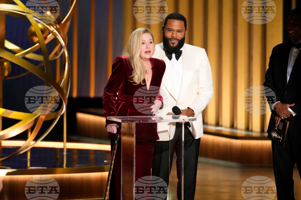 Books - Christina Applegate