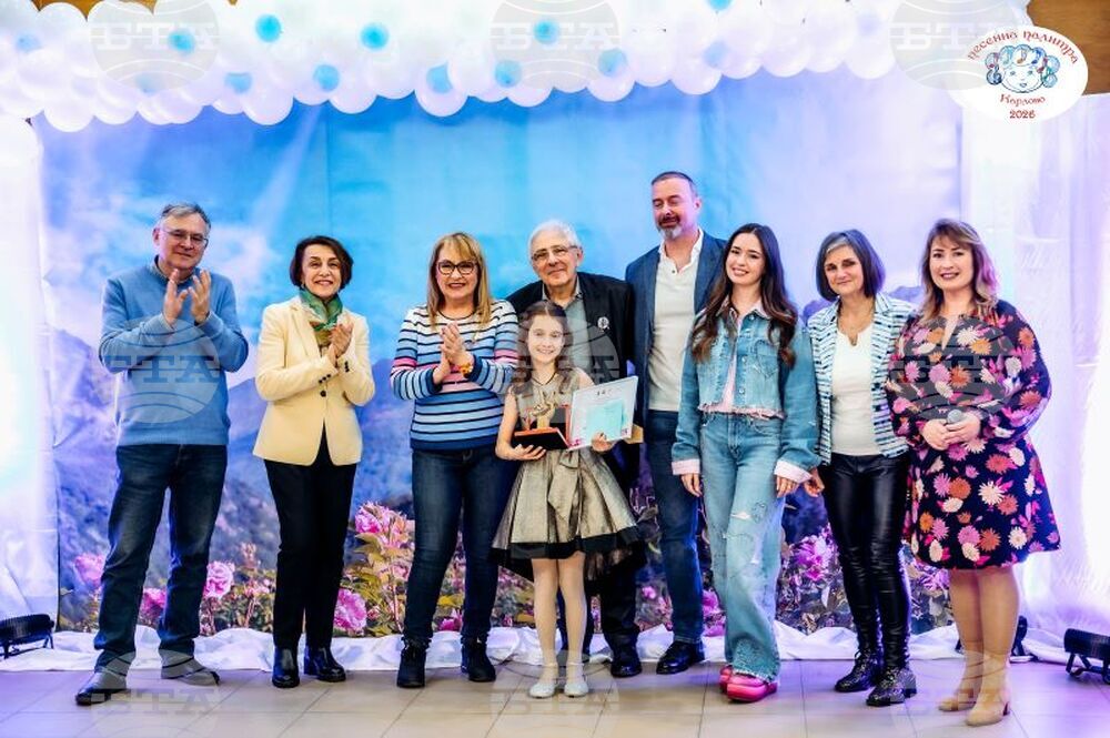 Деветгодишната Мирела Митева от Пловдив получи голямата награда на XII Националeн конкурс за млади изпълнители „Песенна палитра“ Карлово 2026