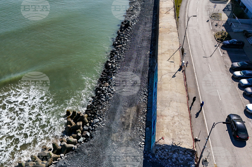 Бургас - вълнолом - ремонт